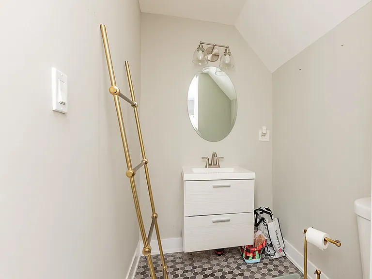 2923 N Avers Ave #2 — Photo 19