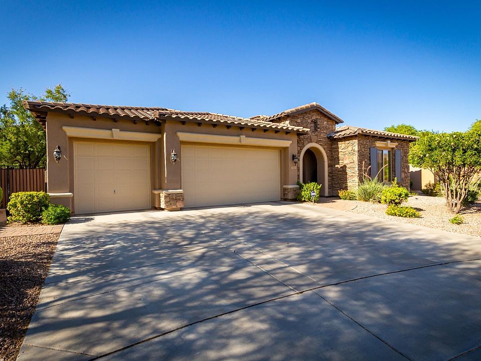 1st image of 3334 E Beechnut Pl