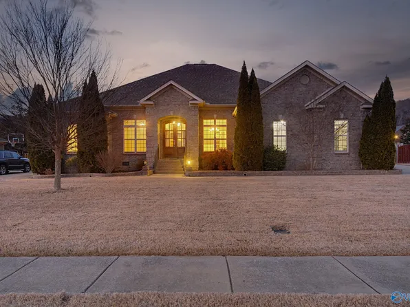7041 Pale Dawn Pl SE, Owens Cross Roads, AL 35763