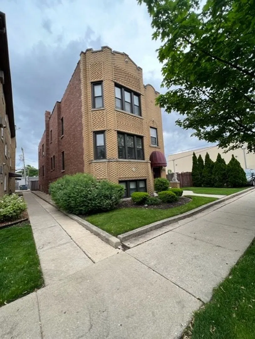 Elmwood Park - 2449 72nd Ct — Photo 2