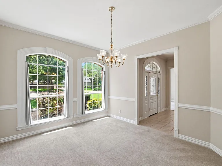 1020 Highland Oaks Dr — Photo 10