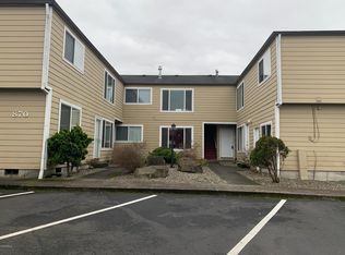 810 S Holladay Dr APT 14, Seaside, OR 97138