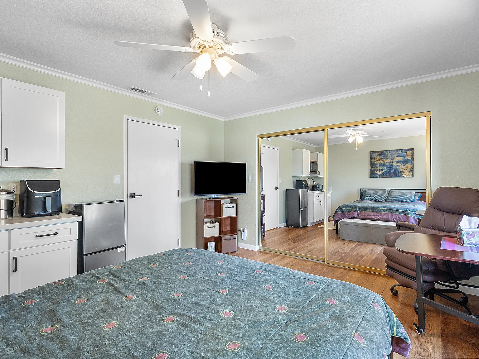 Studio, 1141 sqft, $1,800 — Photo 4