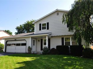 424 Woodsong Ln, Rochester, NY 14612