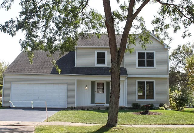 1015 Louis Ave photo 1
