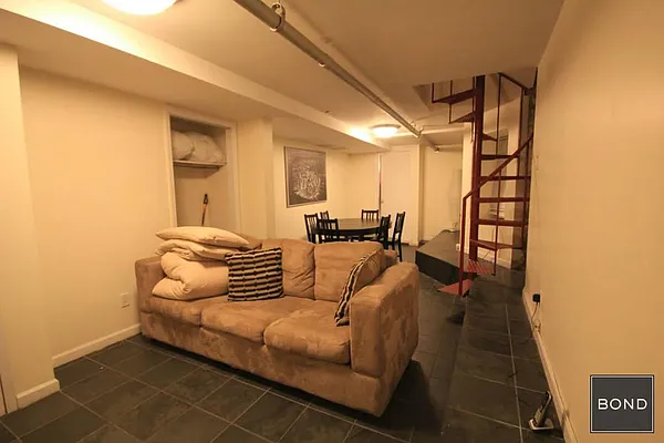 Rented by Bond New York | media 12