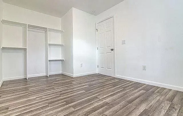 1215 E 12th St — Photo 16