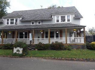 144 Meadowlawn St APT B, Huntington, NY 11743