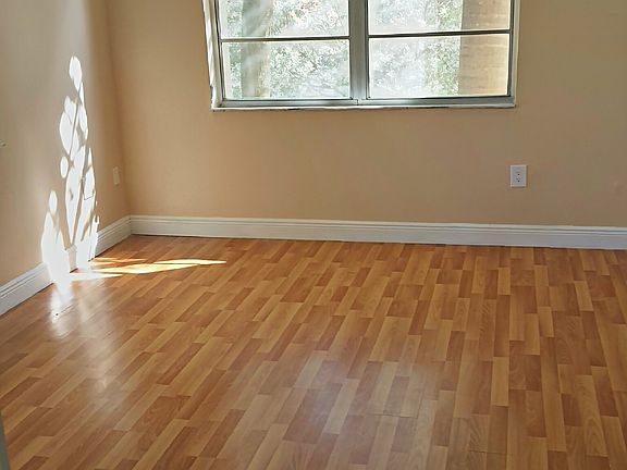 5th image of 9360 Fontainebleau Blvd APT 201