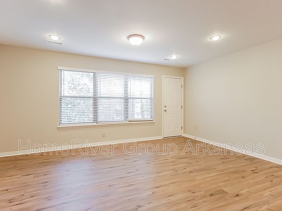 4th image of 313 E Thurman St #5