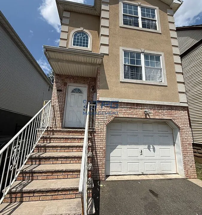 245 N 19th St #2