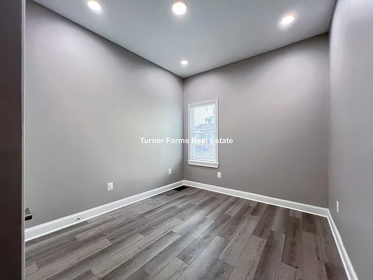 150 5th St #11 — Photo 15