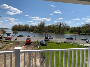 8 Front St, Waterford, NY 12188