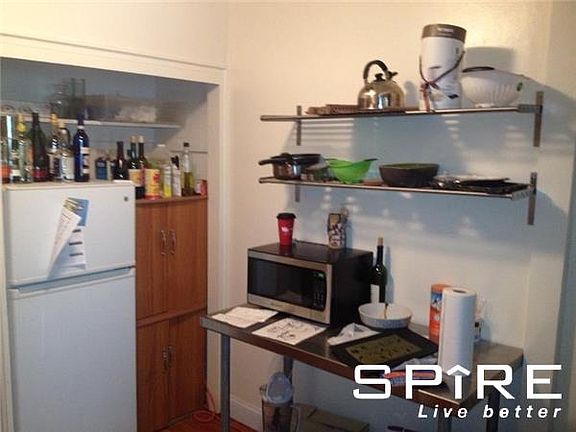 4th image of 255 W 75th St APT 2I