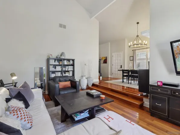 3210 Caminito Eastbluff Unit 56, La Jolla, CA 92037