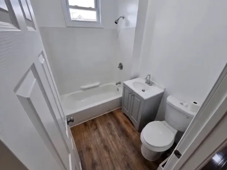 518 E 23rd St #2 — Photo 3