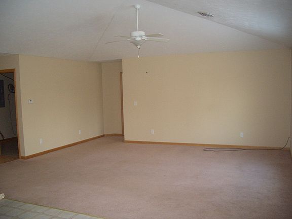 4th image of 124 Elderberry Dr