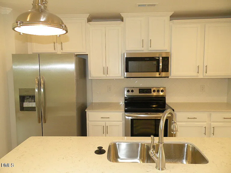 328 Page Square Dr — Photo 10