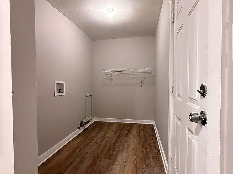 657 Robert E Lee Pkwy — Photo 8