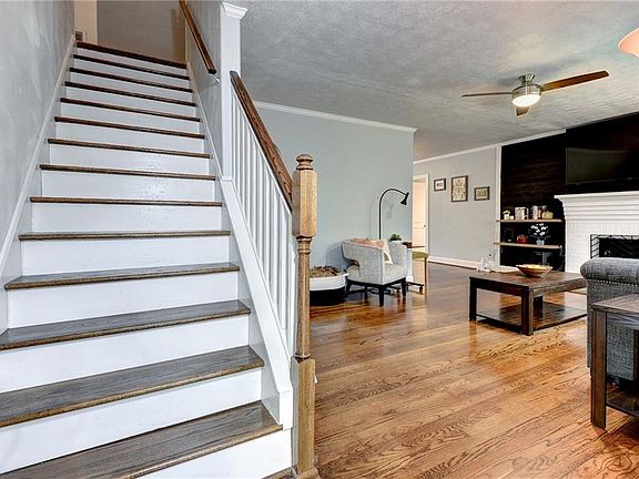 4th image of 432 Whealton Rd