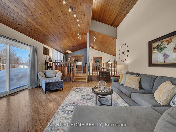 5th image of 424 Bridle Rd