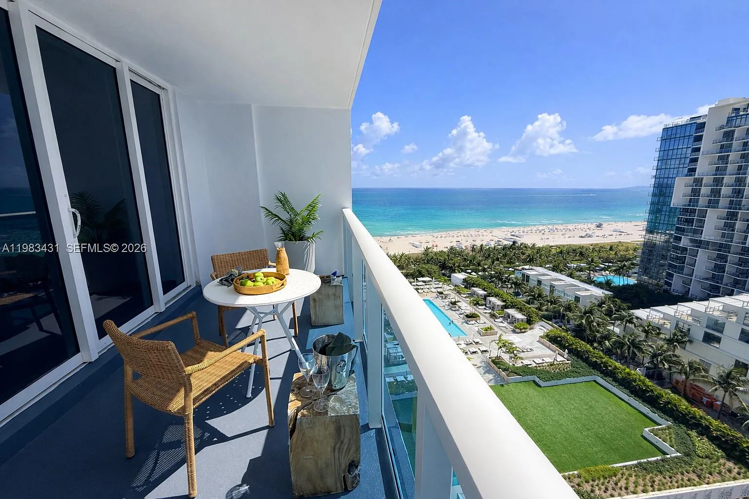 Roney Palace Condo — Photo 1