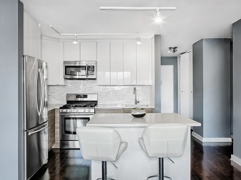 6050 Boulevard East #5E — Photo 9