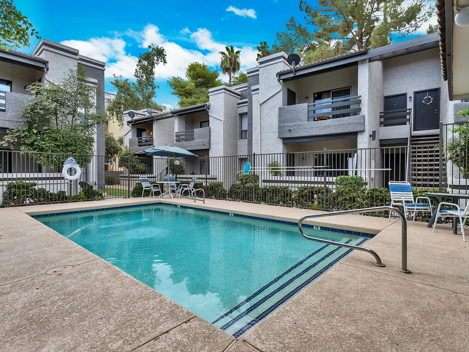 2 bed, 950 sqft, $1,595 — Photo 3