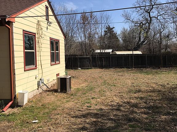 Big fenced back yard 