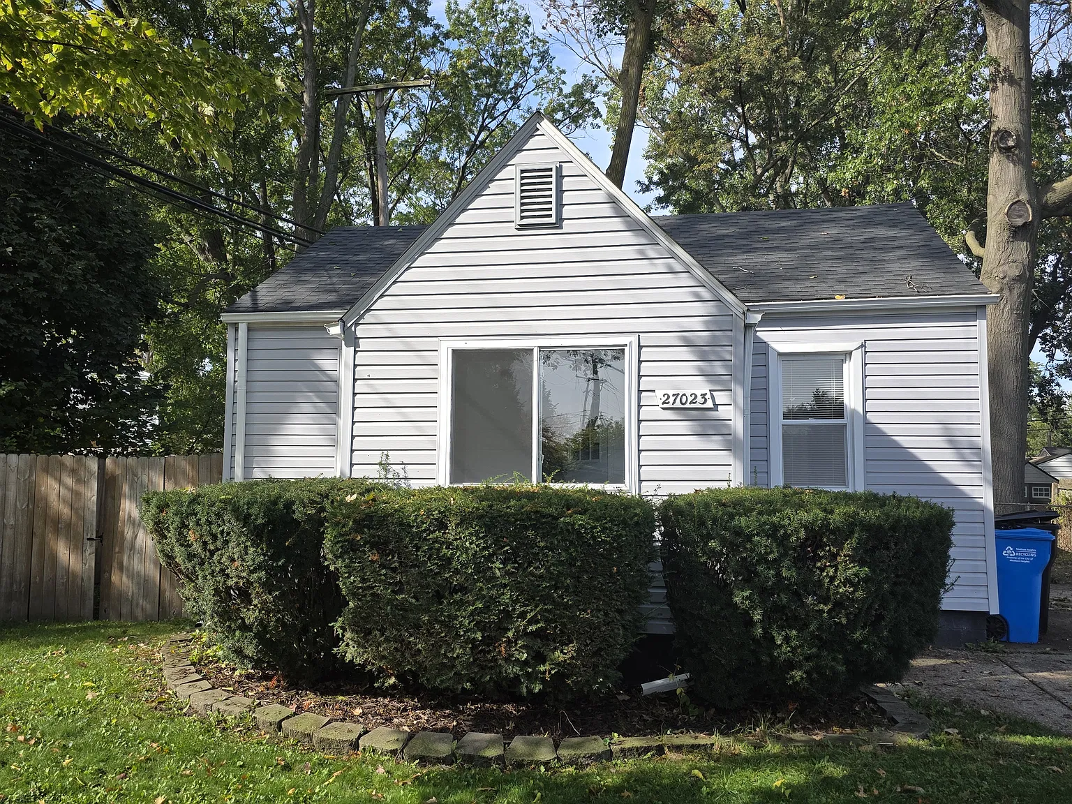 2 bed, 820 sqft, $1,390 — Photo 2