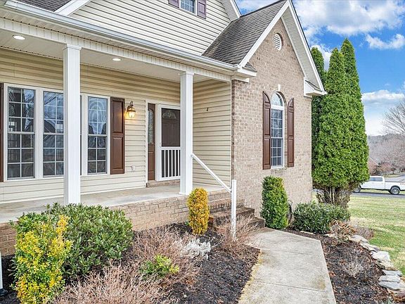 4th image of 275 Chestnut Creek Dr