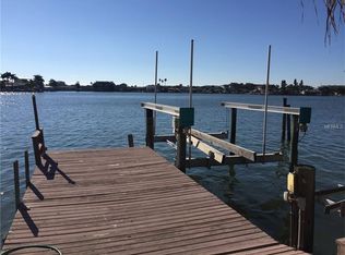 221 176th Ave E, Redington Shores, FL 33708