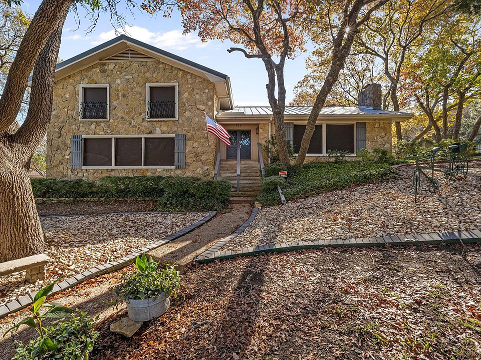1st image of 701 Forest Oaks Dr