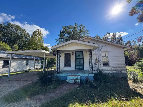 415 Myrtle St, Camden, AR 71701