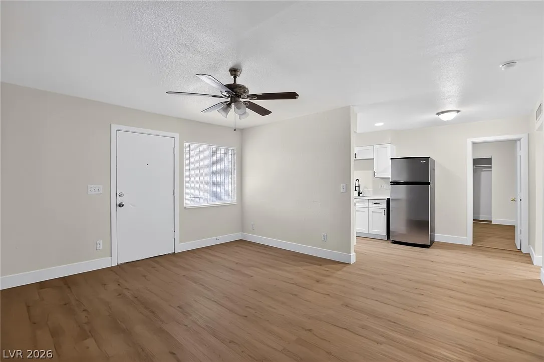 2 bed, 1.0 bath, 3540 sqft, $985 — Photo 3