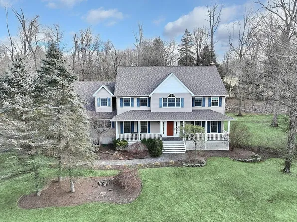 35 Rose Hill Rd, Montebello, NY 10901