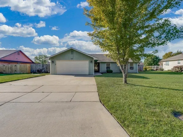 1807 E 26th Ave, Hutchinson, KS 67502