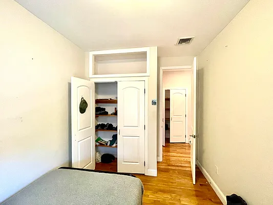 Rented by Pear NYC LLC | media 24