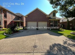 1313 Cog Hill Dr, Fort Worth, TX 76120