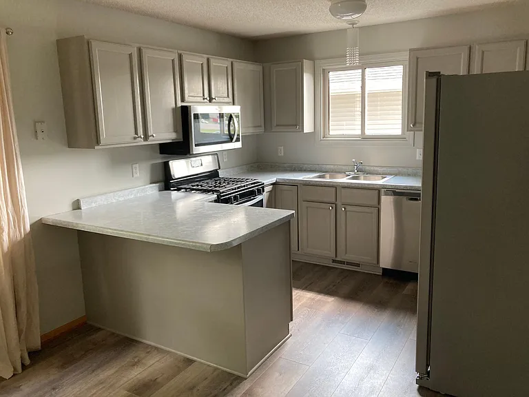 945 Countryside Rd — Photo 6