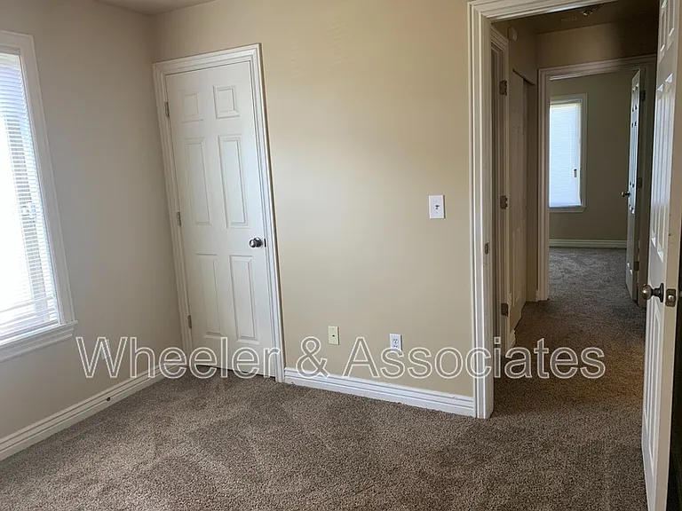 155 N Century Dr — Photo 6