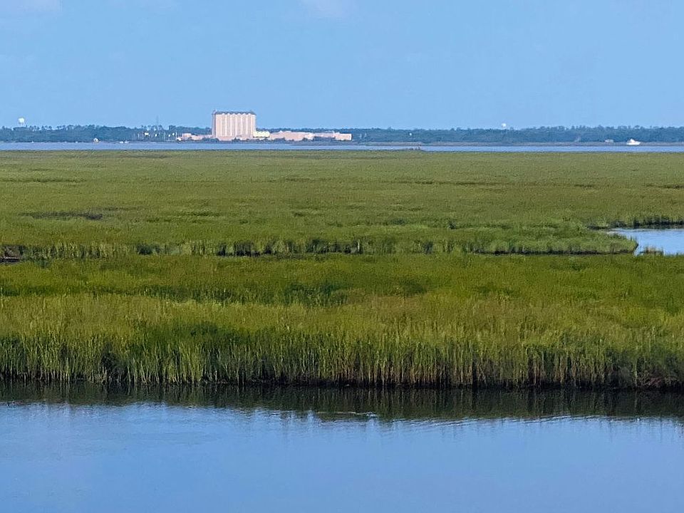 80x142 Bayfront property