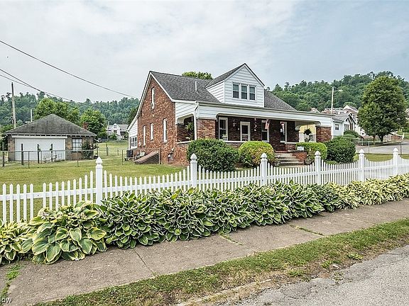 3rd image of 713 Catawba St