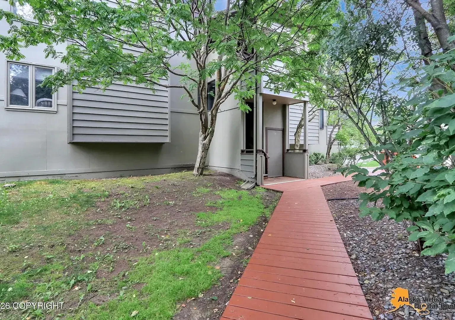 Rare Find! Amazing 2 Bed/2 Bath Condo W/ In Unit Laundry + Garage In Highly Requested Neighborhood — Photo 2