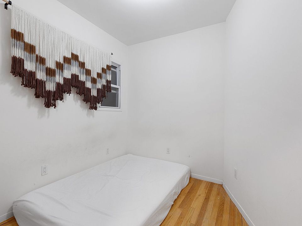 2nd image of 1604 1st Ave #34