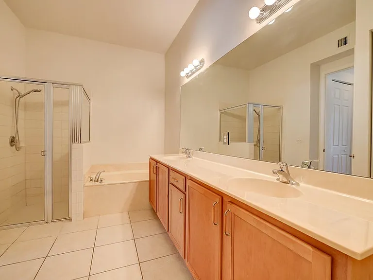 10560 SW Stephanie Way #1102 — Photo 17