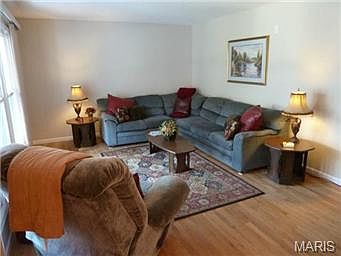3rd image of 12421 Glengate Dr