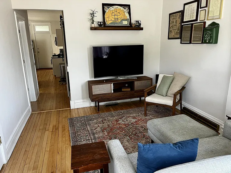 2026 N Wood St #1 — Photo 3