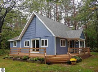 2708 S 39th Rd, Cadillac, MI 49601