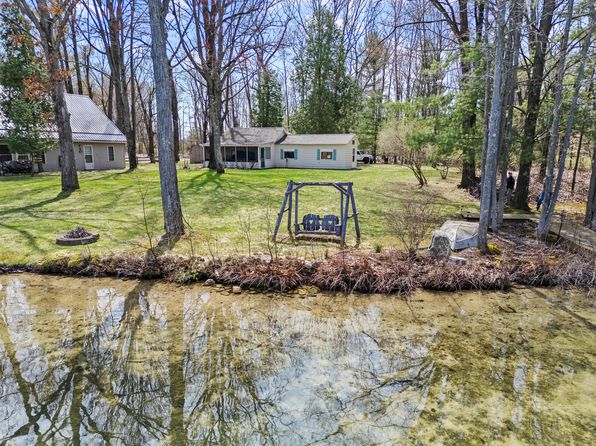 8982 W School Section Lake Dr, Mecosta, MI 49332